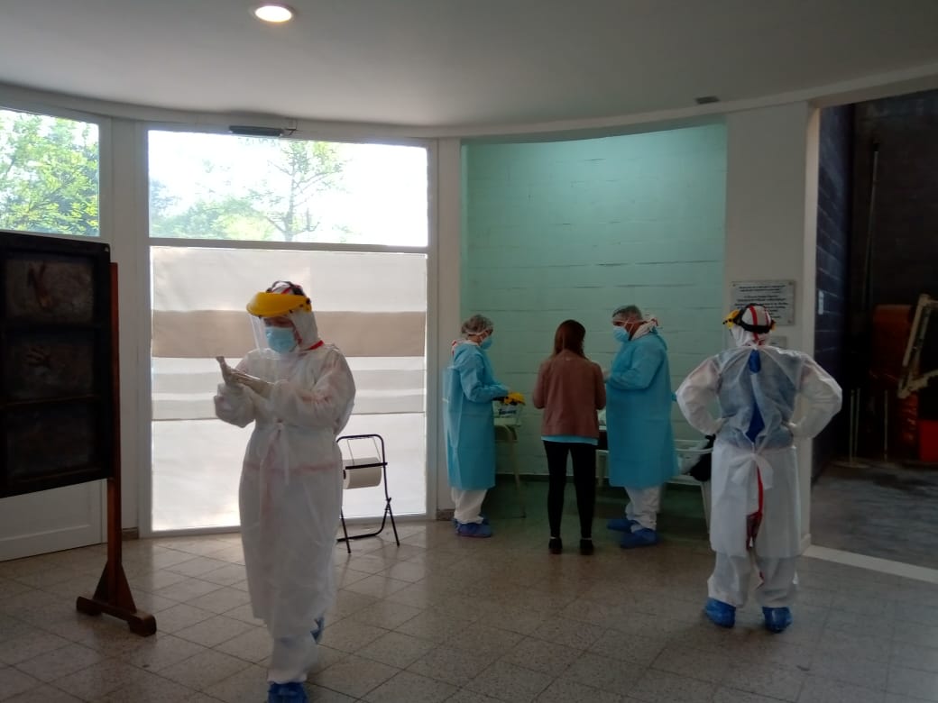 Comenzaron los testeos por covid 19 en el SUM del Vélez