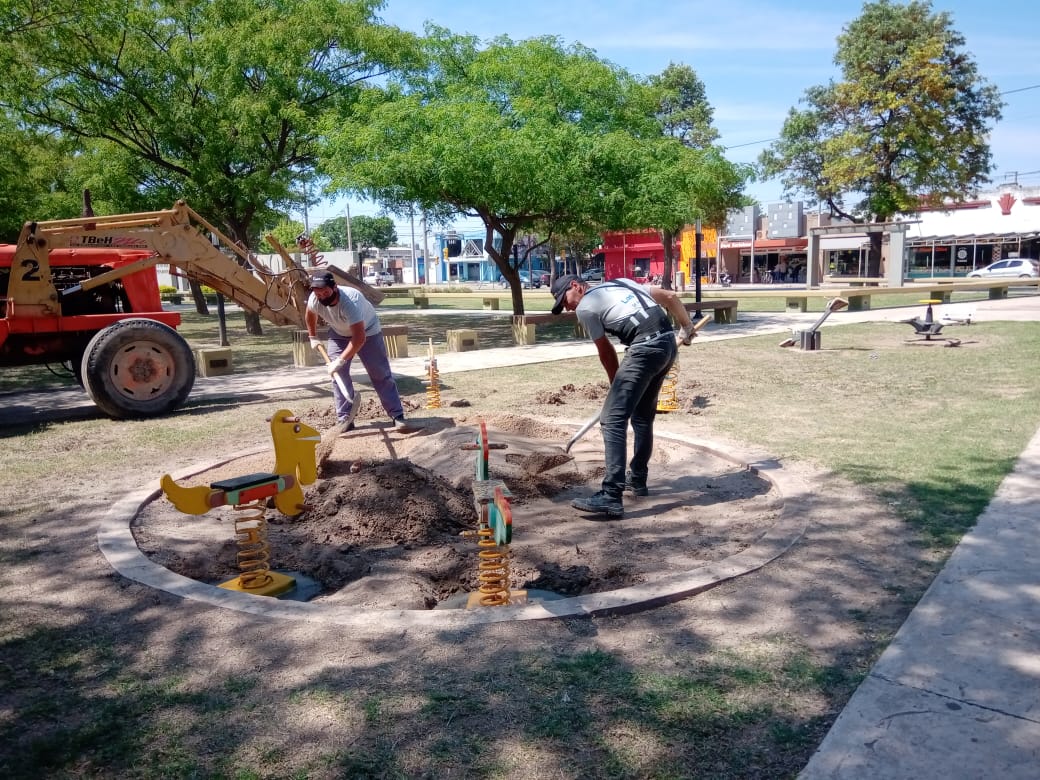 Reponen juegos infantiles en la Plazoleta del Bicentenario