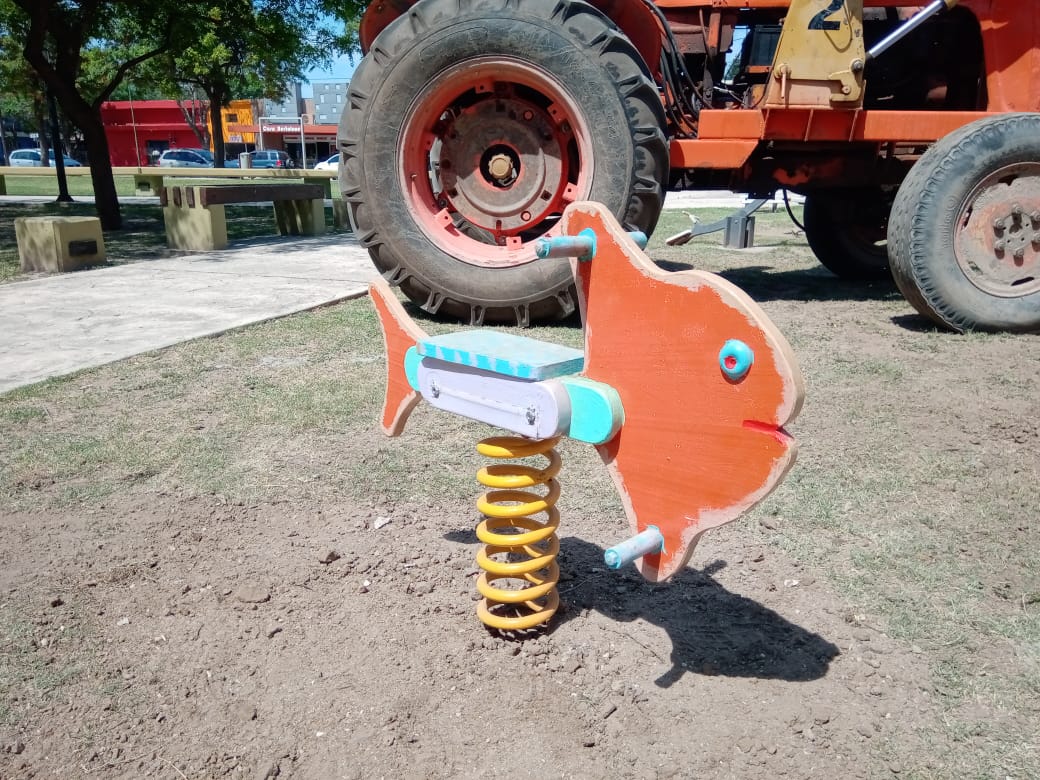 Reponen juegos infantiles en la Plazoleta del Bicentenario