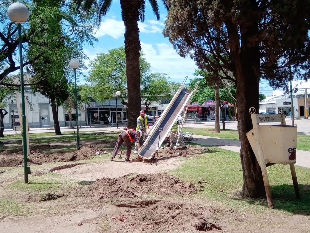 Comenzaron los trabajos de remodelación de la Plaza San Martín