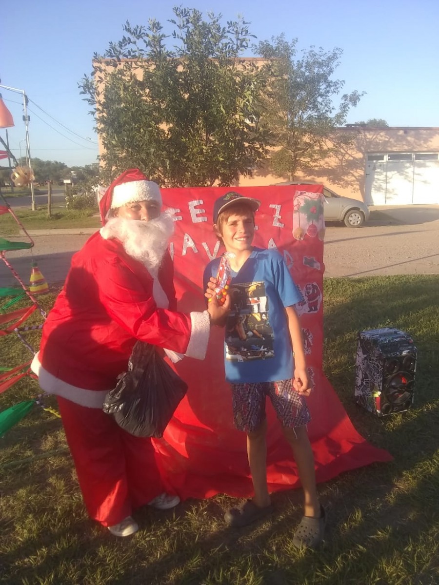 Papá  Noel visitó Barrio Alfonsín