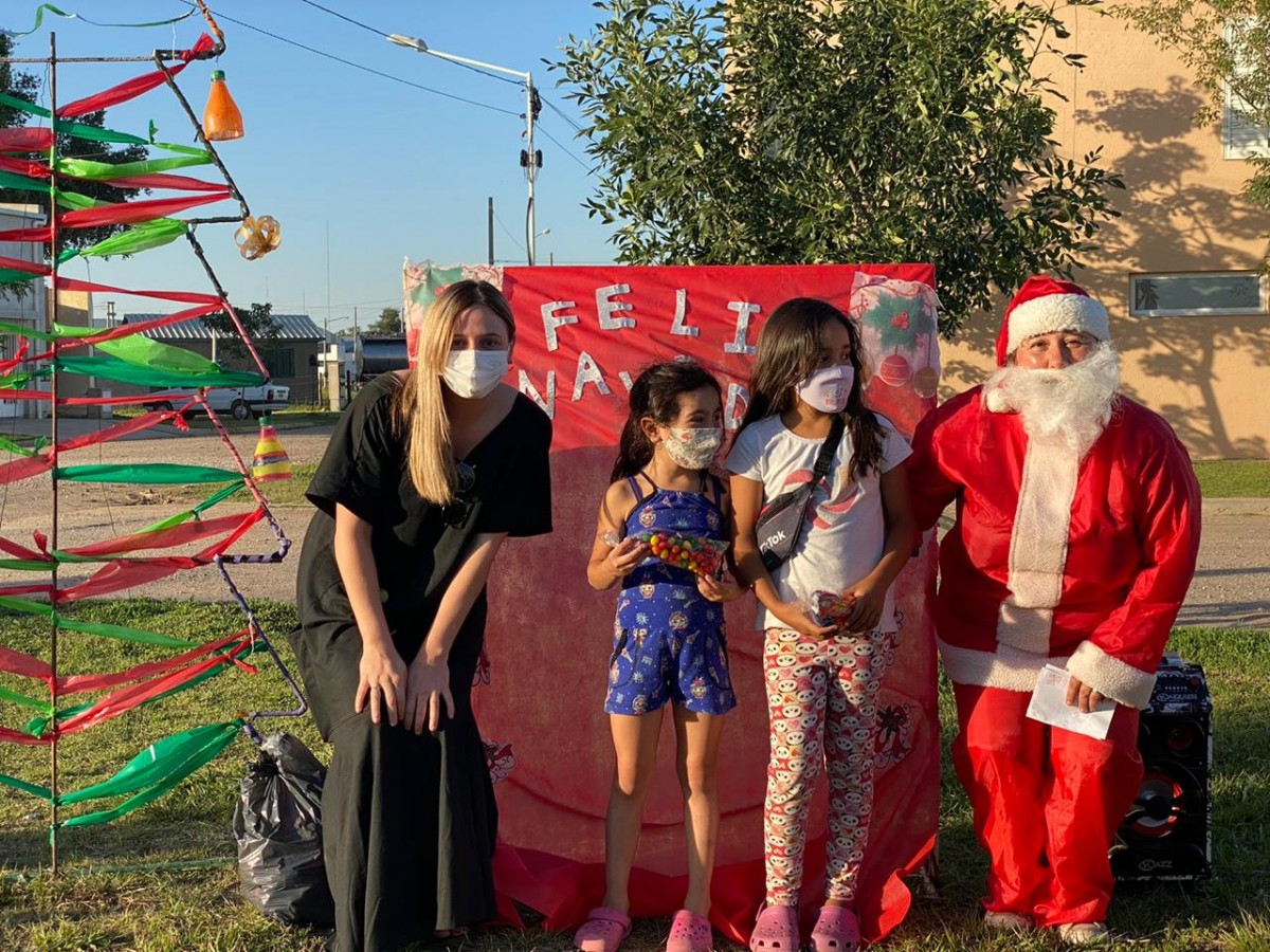 Papá  Noel visitó Barrio Alfonsín