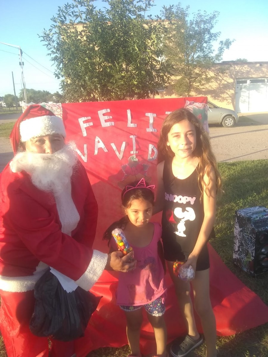 Papá  Noel visitó Barrio Alfonsín
