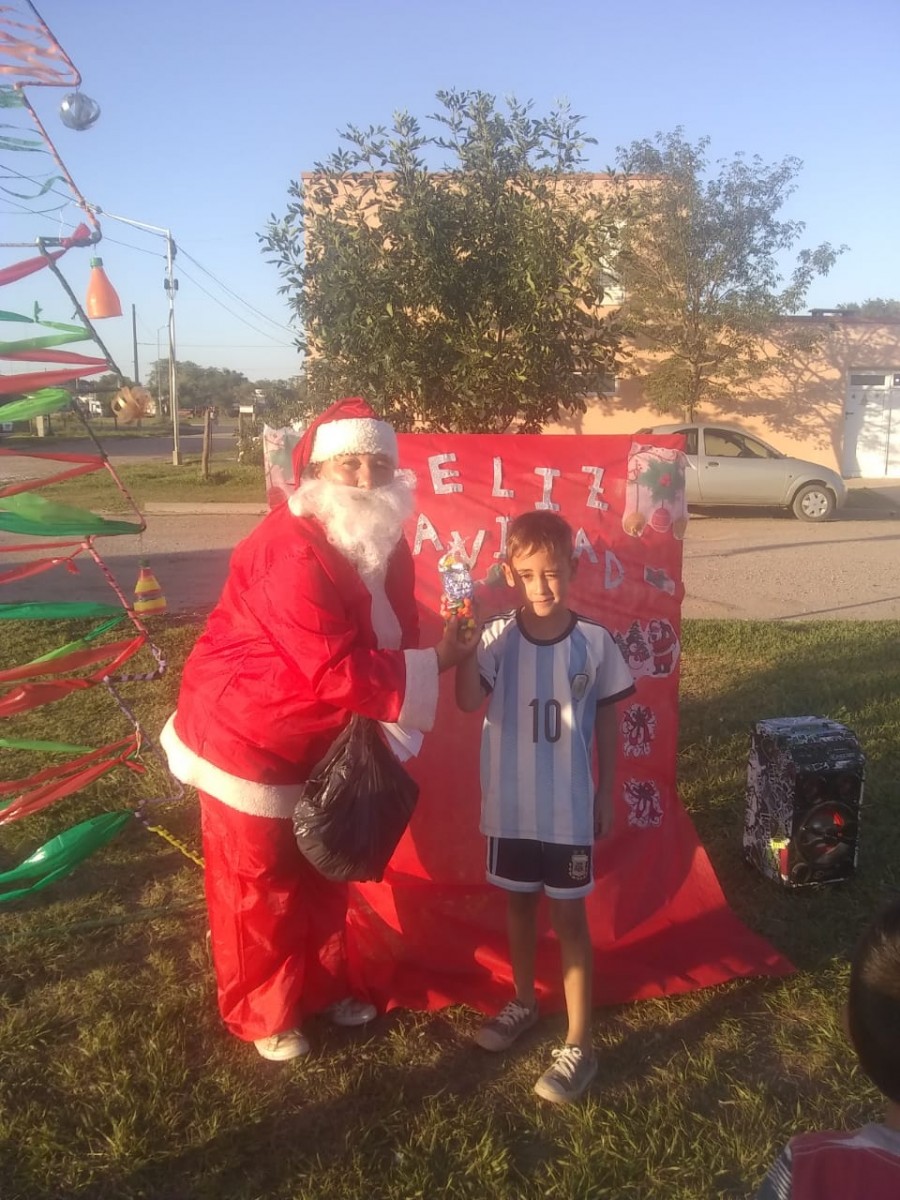 Papá  Noel visitó Barrio Alfonsín