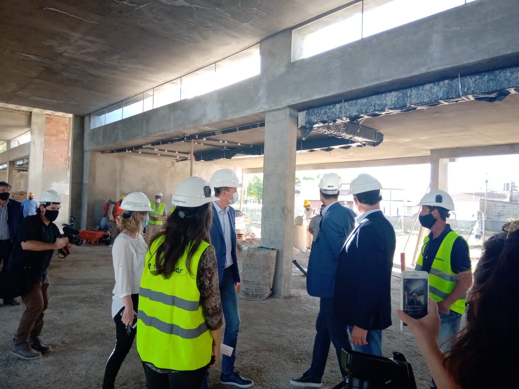 El vicegobernador Calvo recorrió la obra de la Escuela ProA