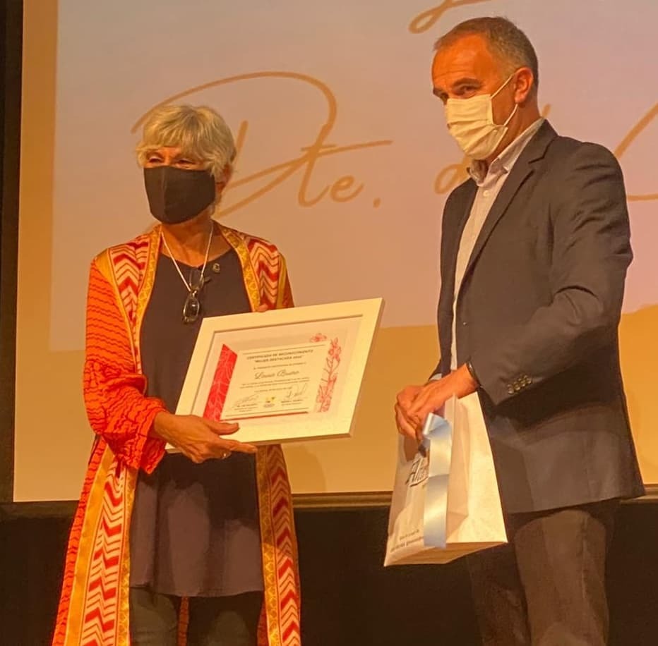 Reconocimientos a  mujeres varilleses