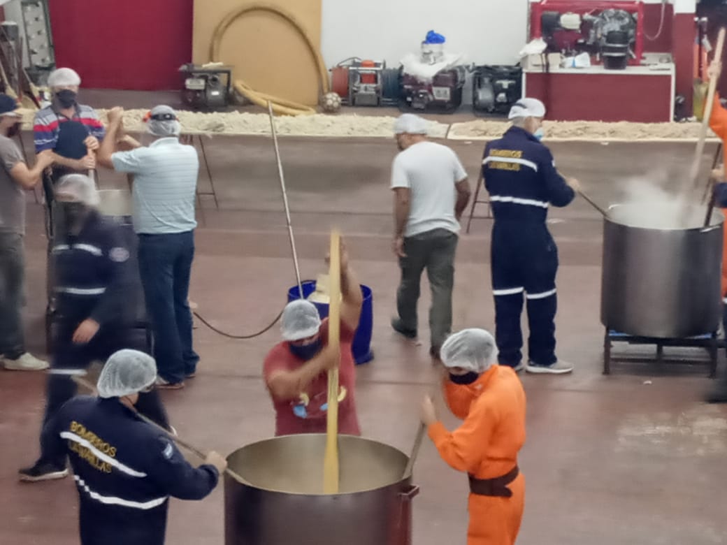 Excelente organización del locro de Bomberos