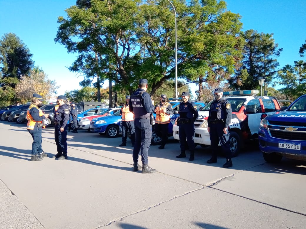 Con más de 20 móviles y 50 efectivos se realizó el operativo Interfuerzas de la Policía de la provincia en Las Varillas