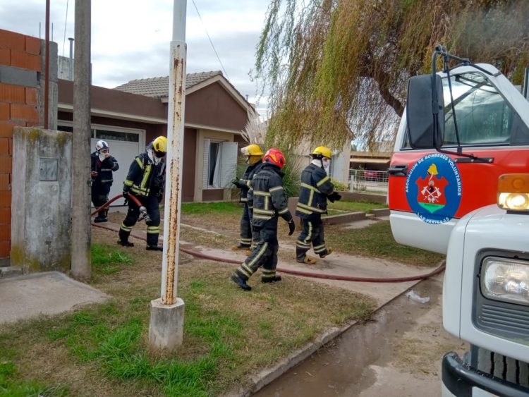 Actividad de Bomberos: incendios en Las Varillas y Las Varas
