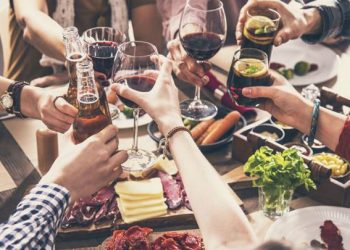 La Provincia habilita reuniones familiares y sociales de hasta 10 personas