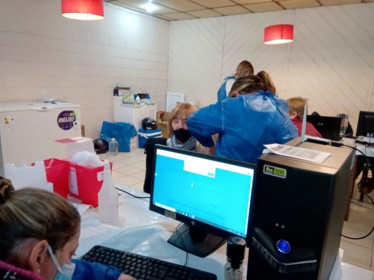 Se vacunaron 500 personas este miércoles en Las Varillas