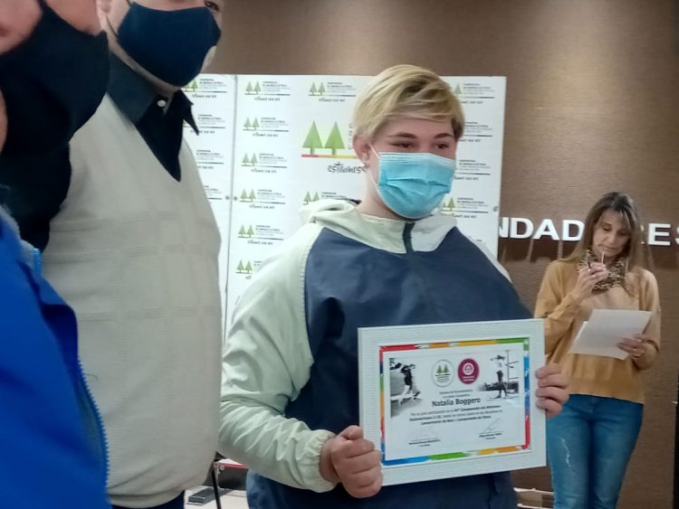 Reconocimiento a la atleta cooperativa Natalia Boggero