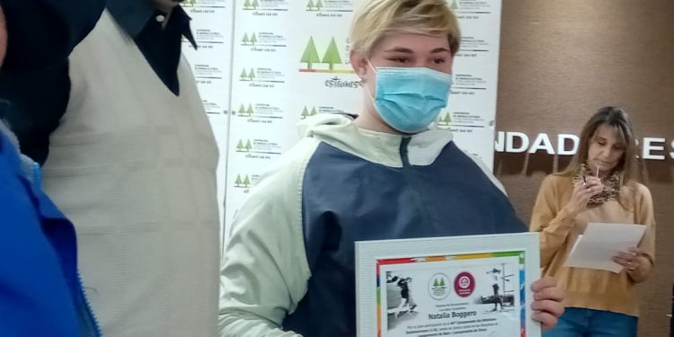 Reconocimiento a la atleta cooperativa Natalia Boggero