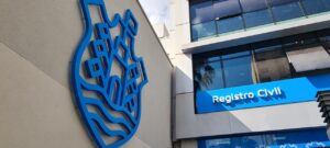 La hija de un fallecido en San Francisco relató la insólita situación por la que deben atravesar  para obtener  el acta de defunción