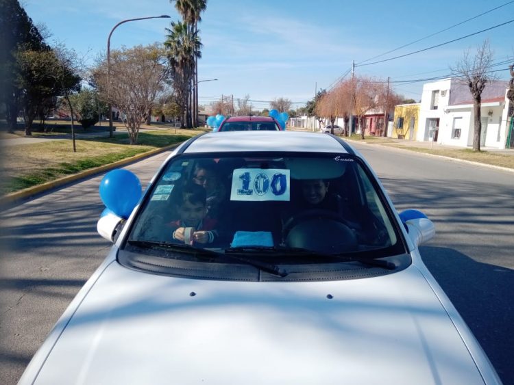 El IMI inició los festejos del centenario con una caravana por la ciudad