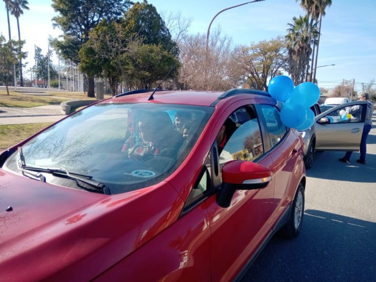 El IMI inició los festejos del centenario con una caravana por la ciudad