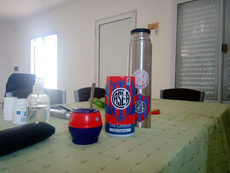 El “Gasómetro” del Loteo Giecco. Nota de color…azul grana