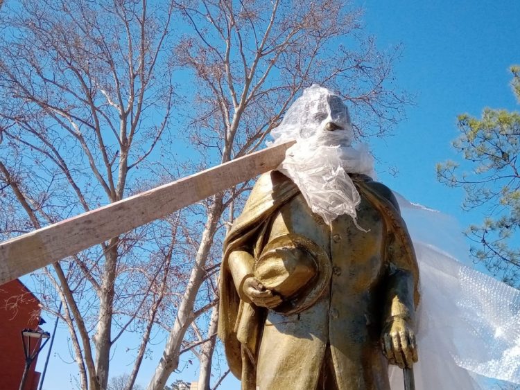 Las esculturas de San Martín y su caballo llegaron a Las Varillas