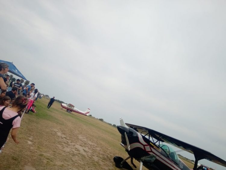 Imágenes y videos del Festival aéreo del Aeroclub y la expo Ciudad Creativa