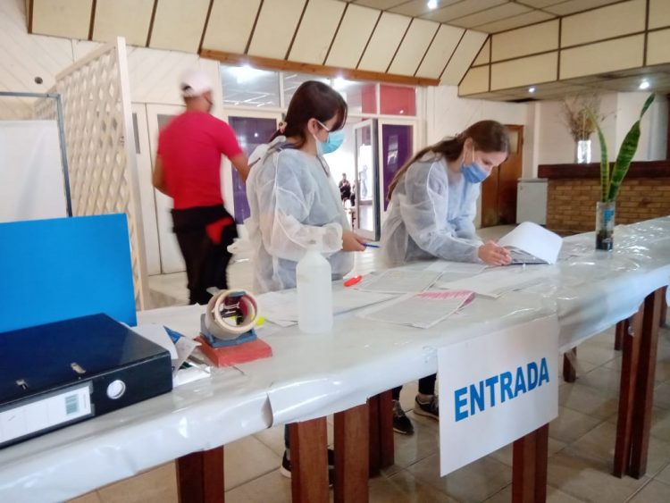 Se reanudó la vacunación contra el covid, mañana llegan Pfizer para menores de 12 a 17 años