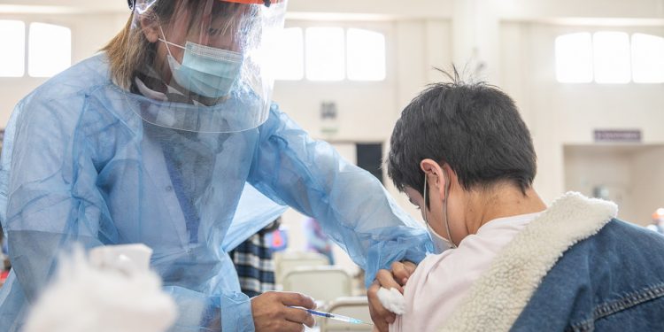 La Provincia vacuna a adolescentes de 16 años sin comorbilidades
