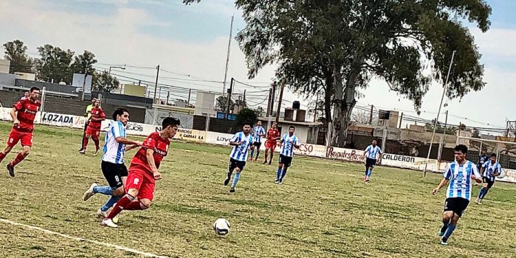Fútbol Regional: finde perfecto para Mitre, inauguró sede y se quedó con el clásico