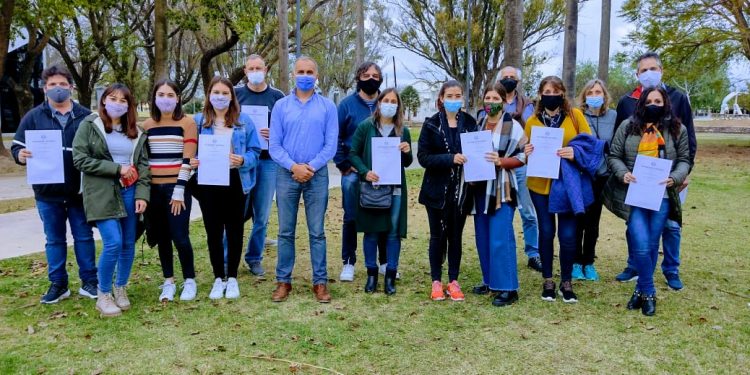 Entregaron  escrituras de viviendas sociales a sus propietarios