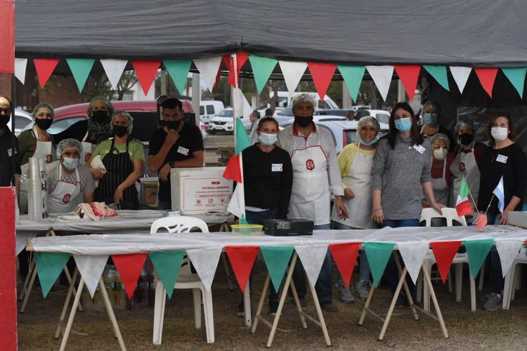Una multitud dijo presente en la 22° Fiesta de Las Colectividades