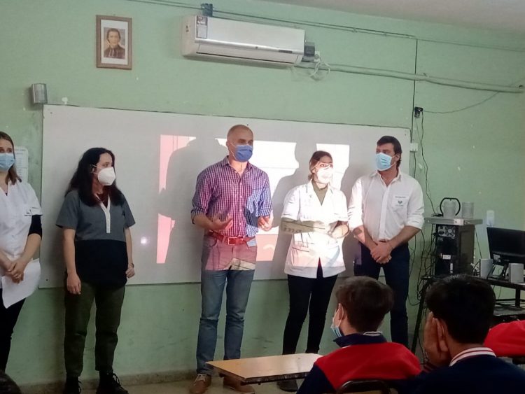 Charlas en colegios de la ciudad sobre problemáticas actuales