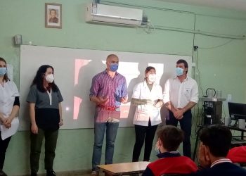 Charlas en colegios de la ciudad sobre problemáticas actuales