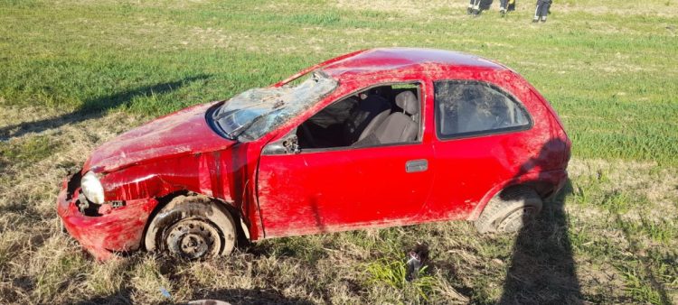 Vuelco de vehículo en ruta 3 camino a San Bartolomé