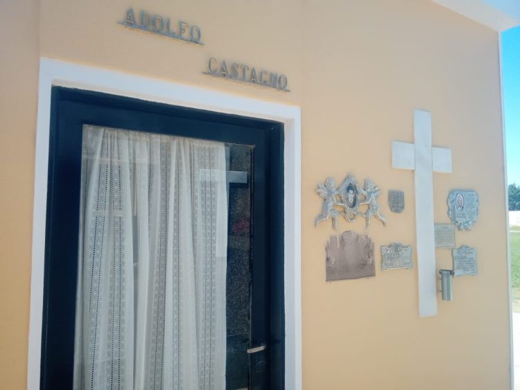 Robaron placas de bronce en el cementerio de nuestra ciudad