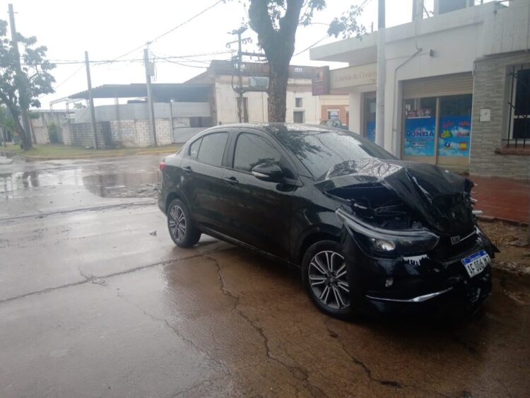 Violento choque en Rivadavia y Almirante Brown