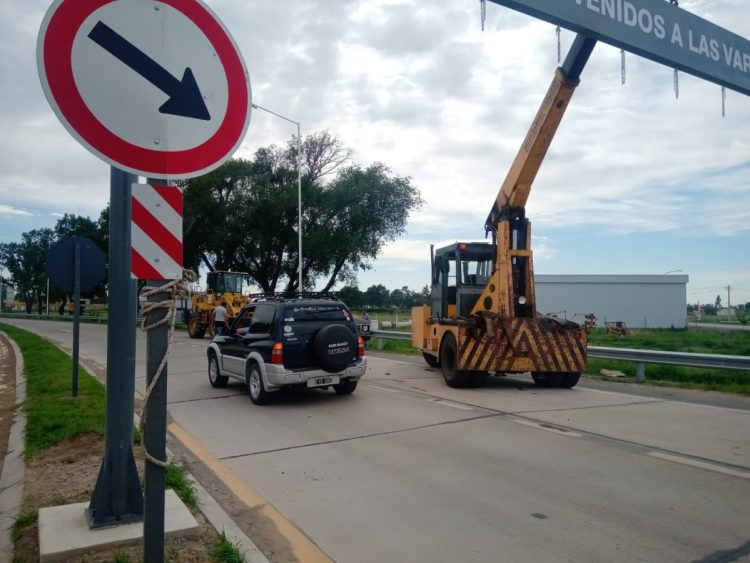 Comenzó la instalación de delimitadores de altura en los accesos a la ciudad
