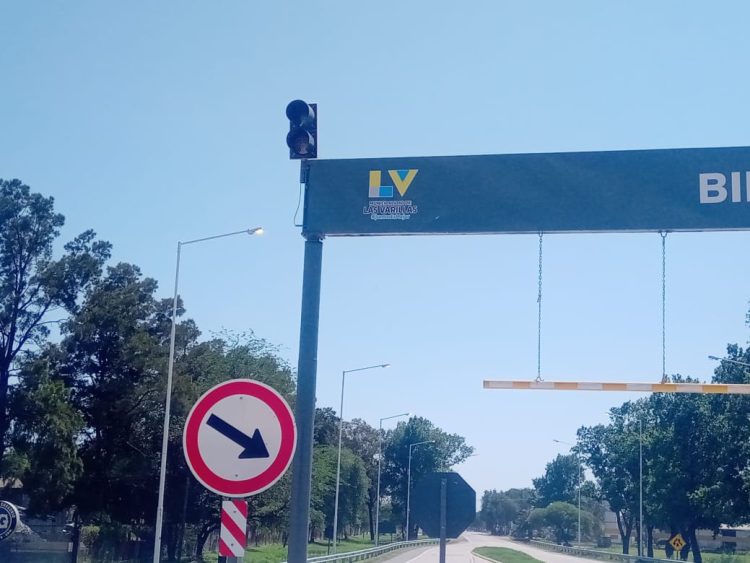 Instalaron delimitadores de altura en el acceso norte de la ciudad