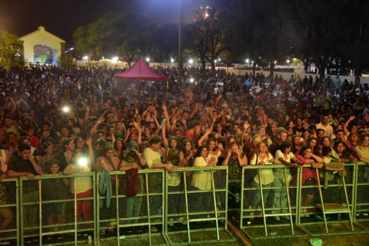 Exitosa primera noche de los carnavales de Pozo del Molle