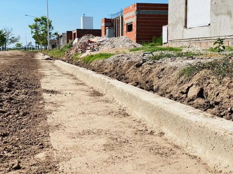 Reanudan construcción de cordón cuneta en el ex loteo Abbá