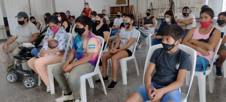 El Municipio entregó becas a alumnos que inician su ciclo lectivo