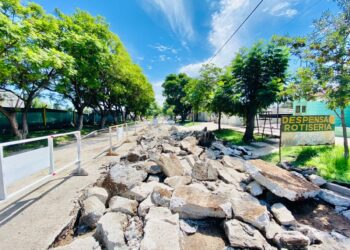 Comenzó el bacheo de calle Independencia