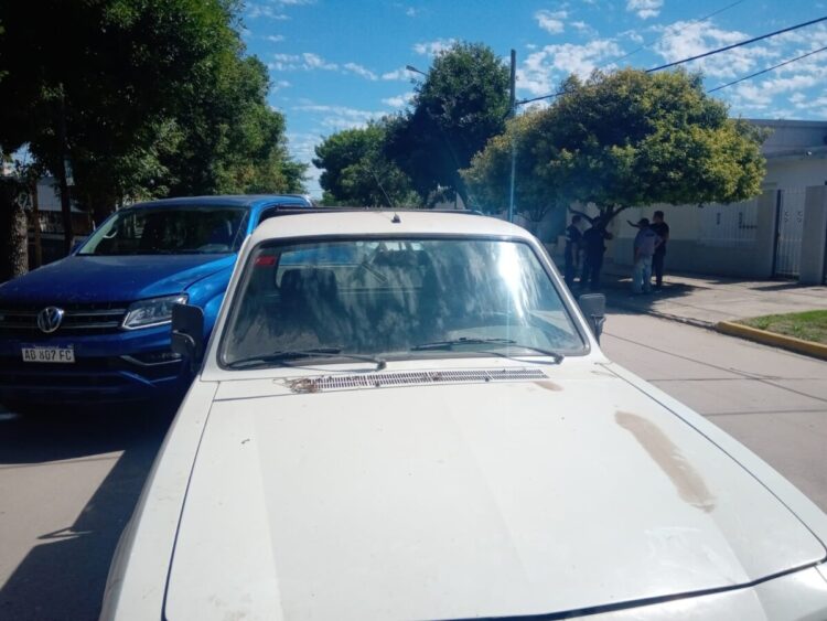 El choque nuestro de cada día: colisionaron dos camionetas