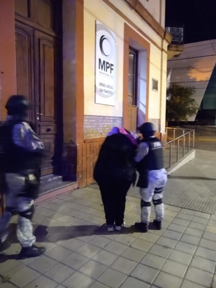 La FPA allanó dos domicilios en Laspiur y uno en Frontera y aprehendió a una mujer
