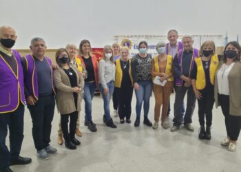 Importante donación de calzado efectuó el Club de Leones