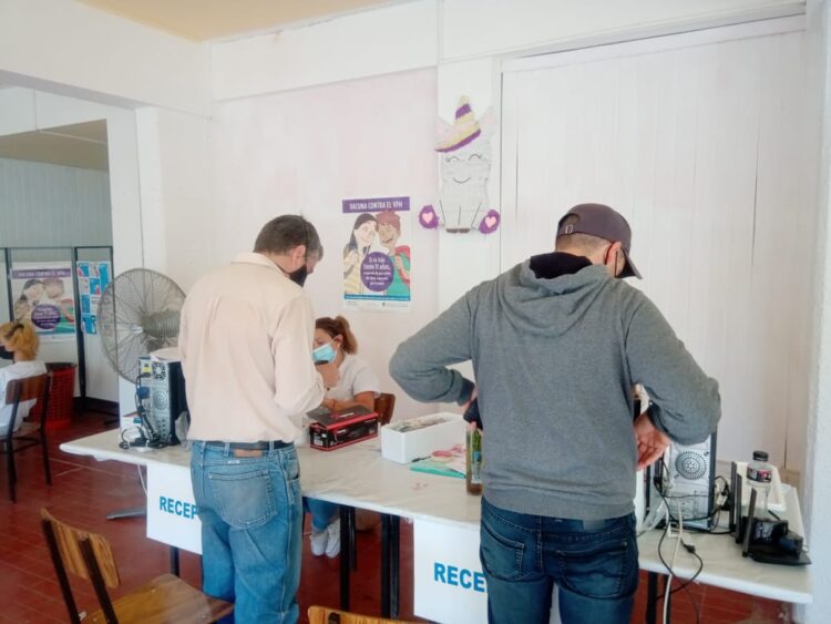 Comenzaron a aplicar cuartas dosis de vacunas anticovid