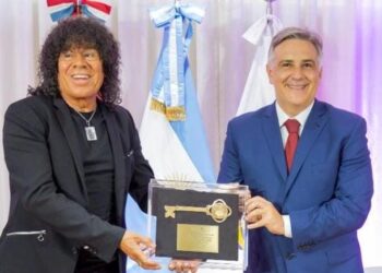 “La Mona” Jiménez es el primer vecino de Córdoba en recibir La Llave de La Ciudad