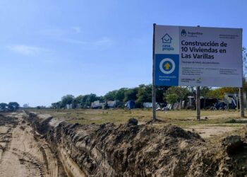 Comenzaron  las obras de construcción de viviendas en el loteo “Aires del este”