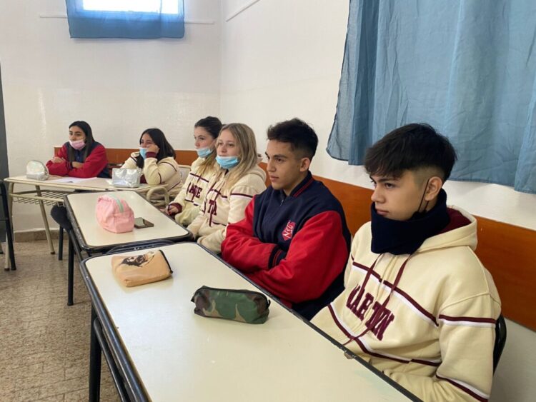 Más de 200 jóvenes recibieron el taller de orientación vocacional