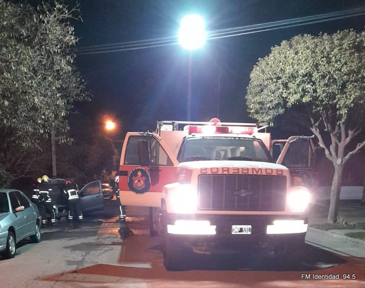 Ardió un vehículo utilitario en calle Paraguay