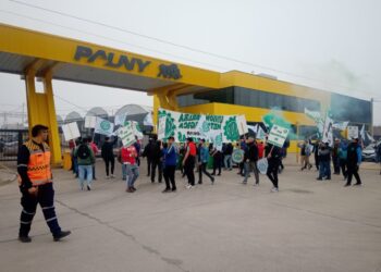Delegados metalúrgicos marcharon por calles de la ciudad