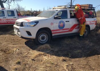 Esta tarde regresarían los bomberos de Las Varillas  convocados para sofocar un incendio en la zona serrana