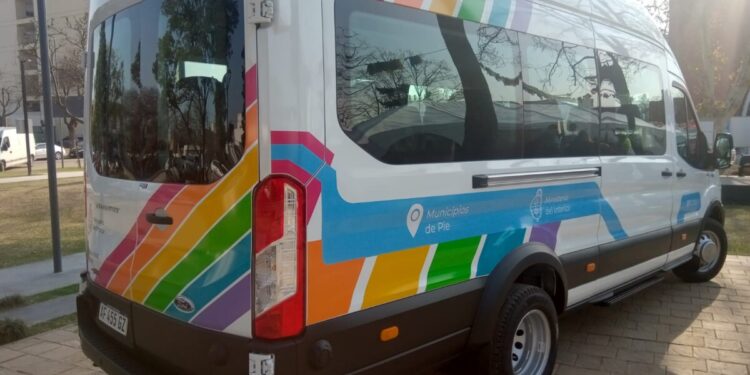 Presentación de nuevo vehículo para  traslado de personas con discapacidad